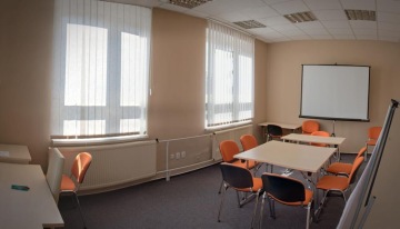 Medium Presentation Room